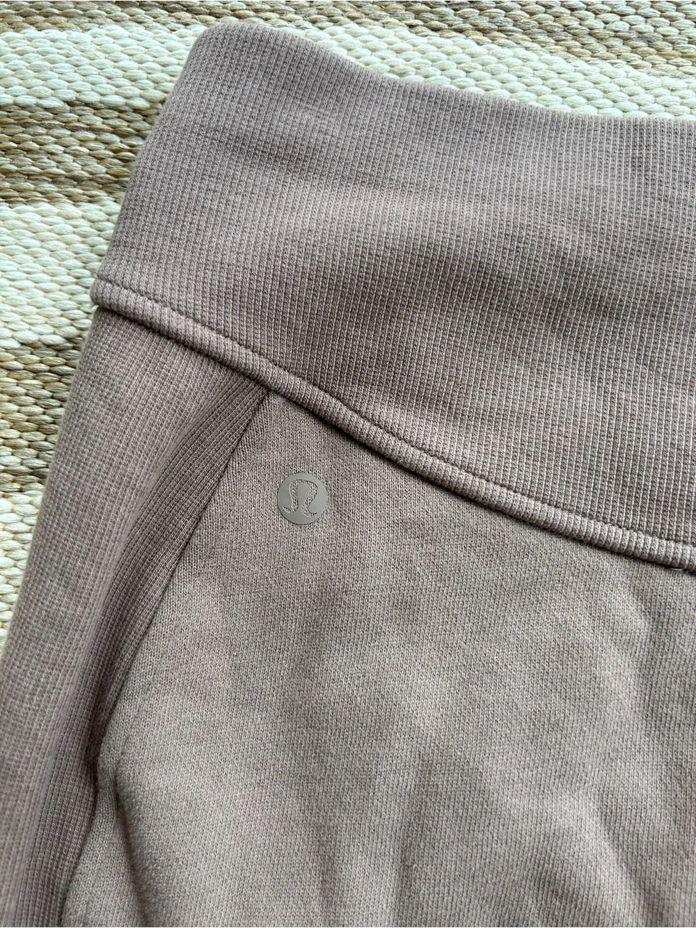 Lululemon Scuba High rise mini skirt in Taupetastic - Medium